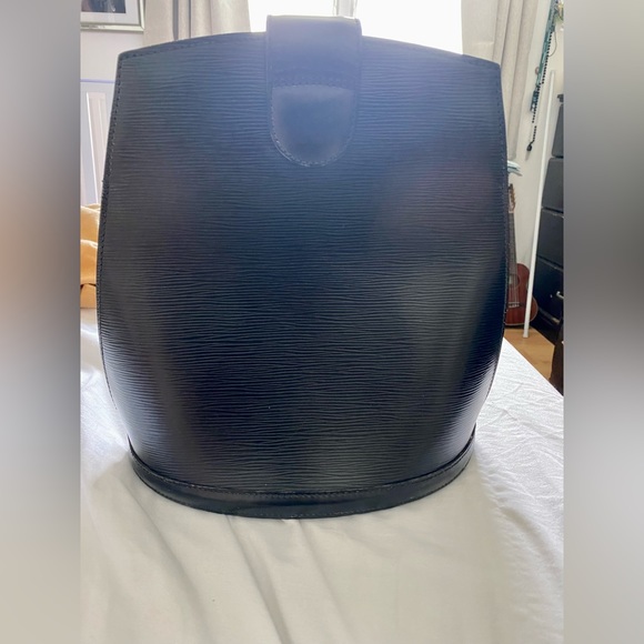 LV Epi Cluny shoulder bag - Picture 4 of 13